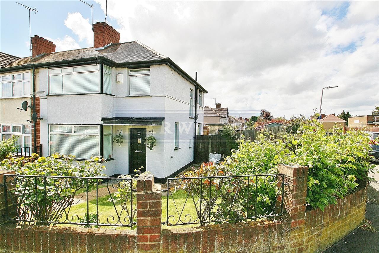 3 bed semidetached house for sale in Mildred Avenue, Hayes UB3 Zoopla