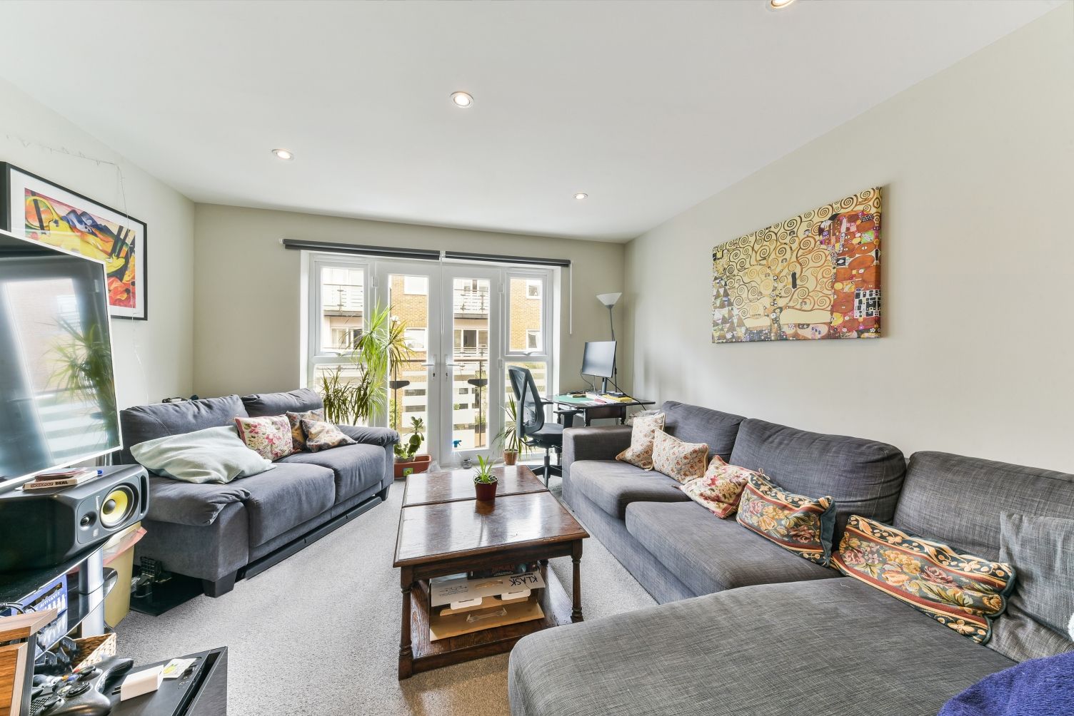 5 bed terraced house to rent in Balmoral Court, Merrow Street, Walworth