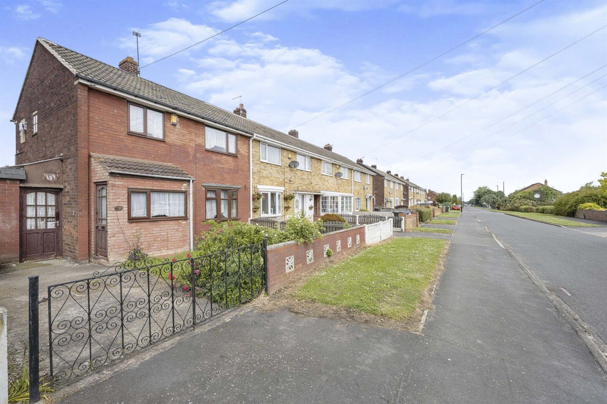 3 bed end terrace house for sale in Wike Gate Road, Thorne, Doncaster