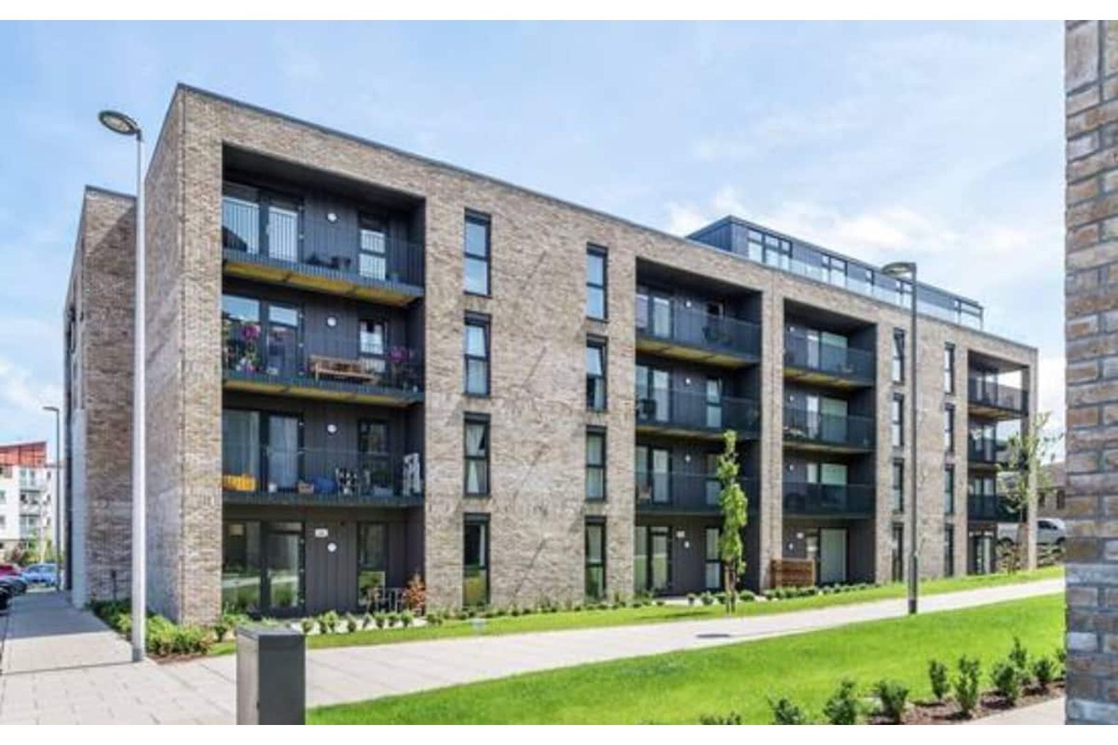 23c Brunswick Road, Edinburgh EH7  