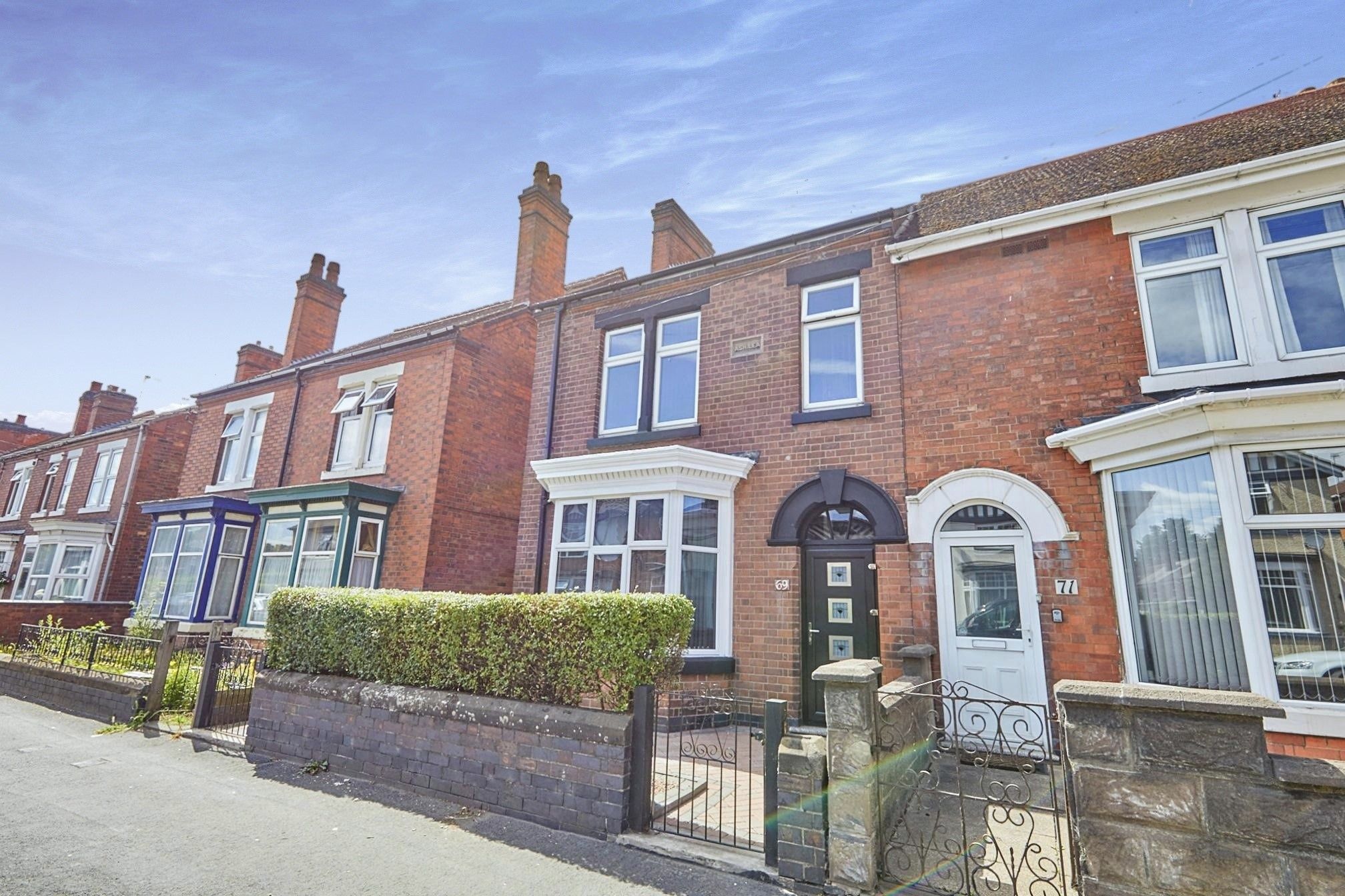 4 bed semidetached house for sale in Belvedere Road, BurtonOnTrent