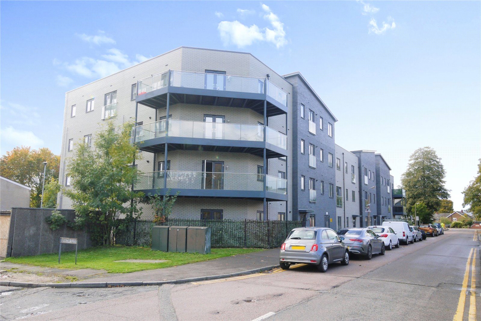 2 bed flat for sale in Florence Close, Great Warley, Brentwood, Essex