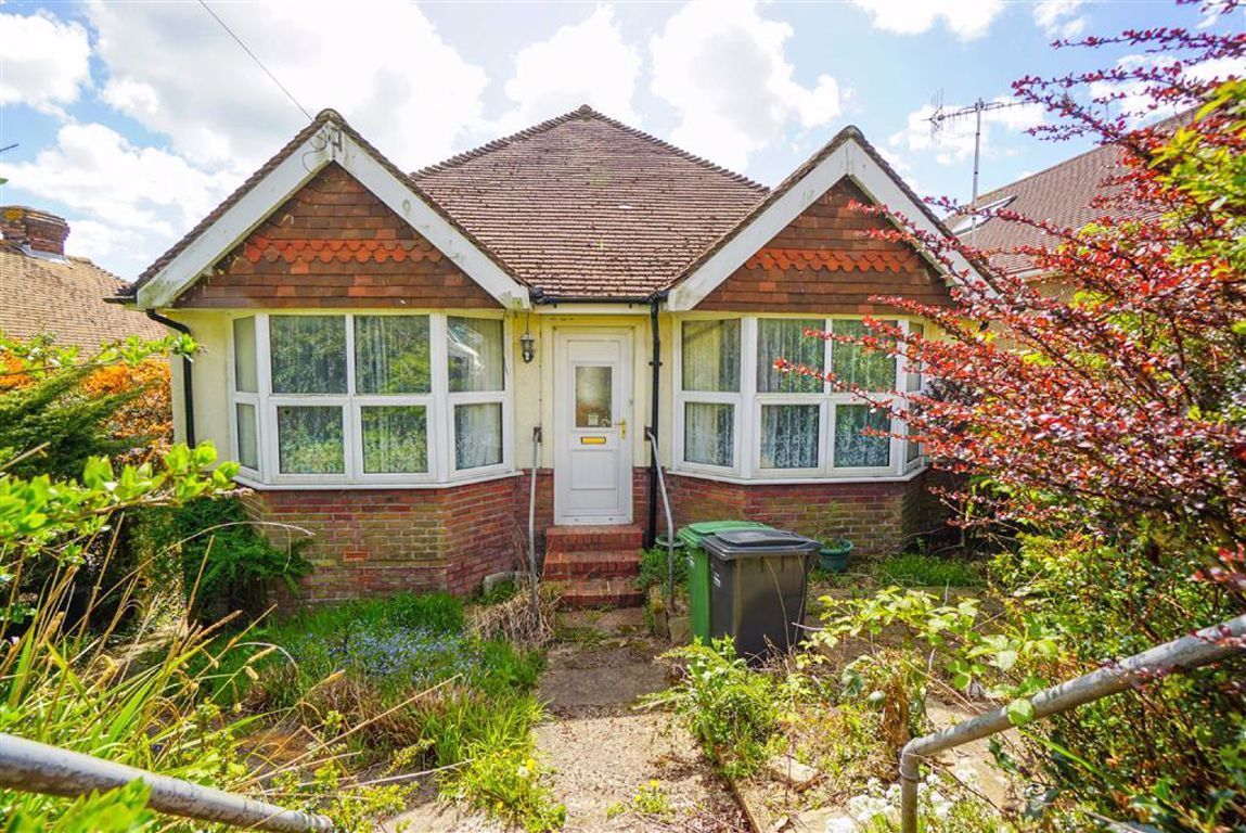 2 bed detached bungalow for sale in Fairlight Avenue, Hastings, East