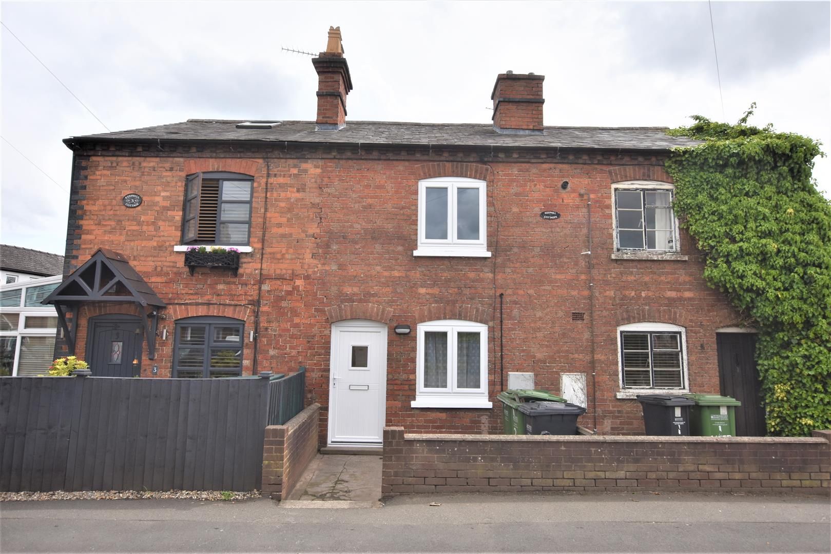 2 bed cottage for sale in Droitwich Road, Fernhill Heath, Worcester WR3