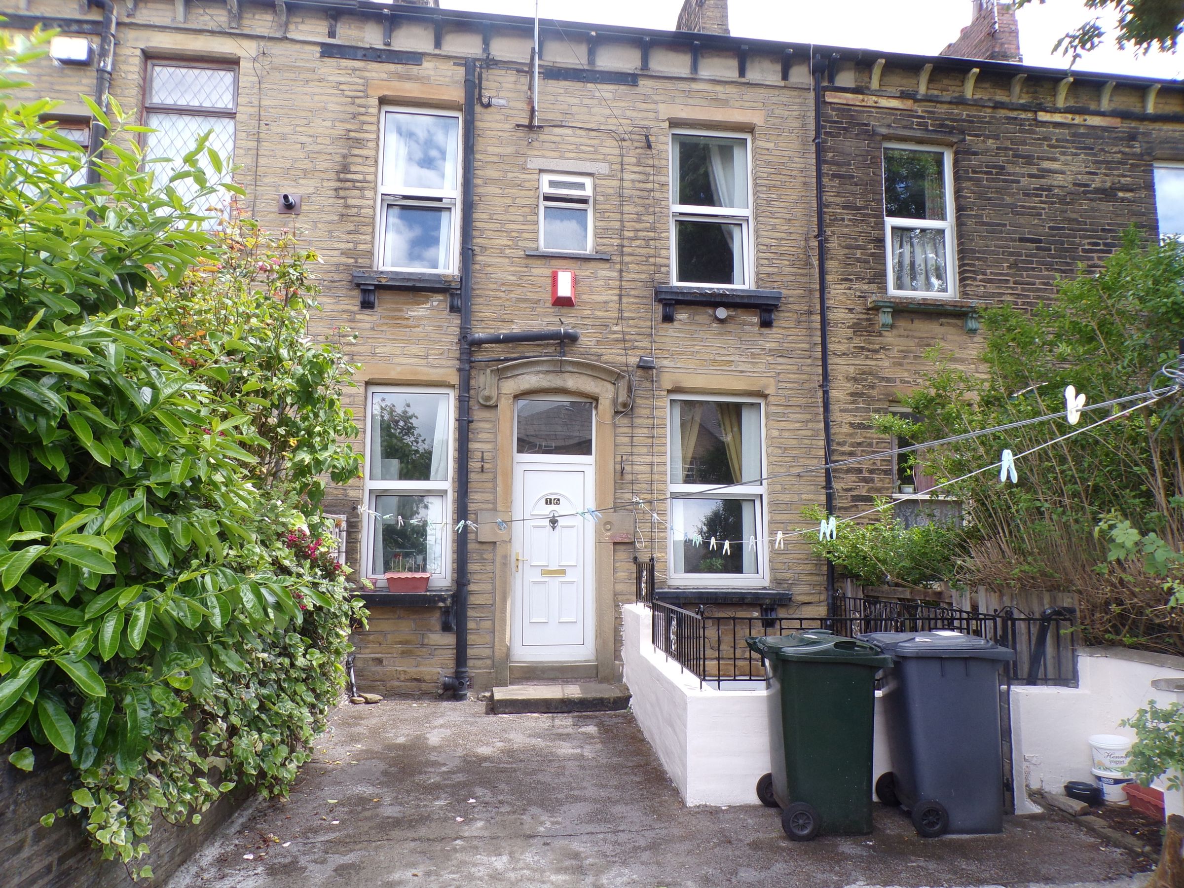 Vine Terrace West, Bradford BD8  