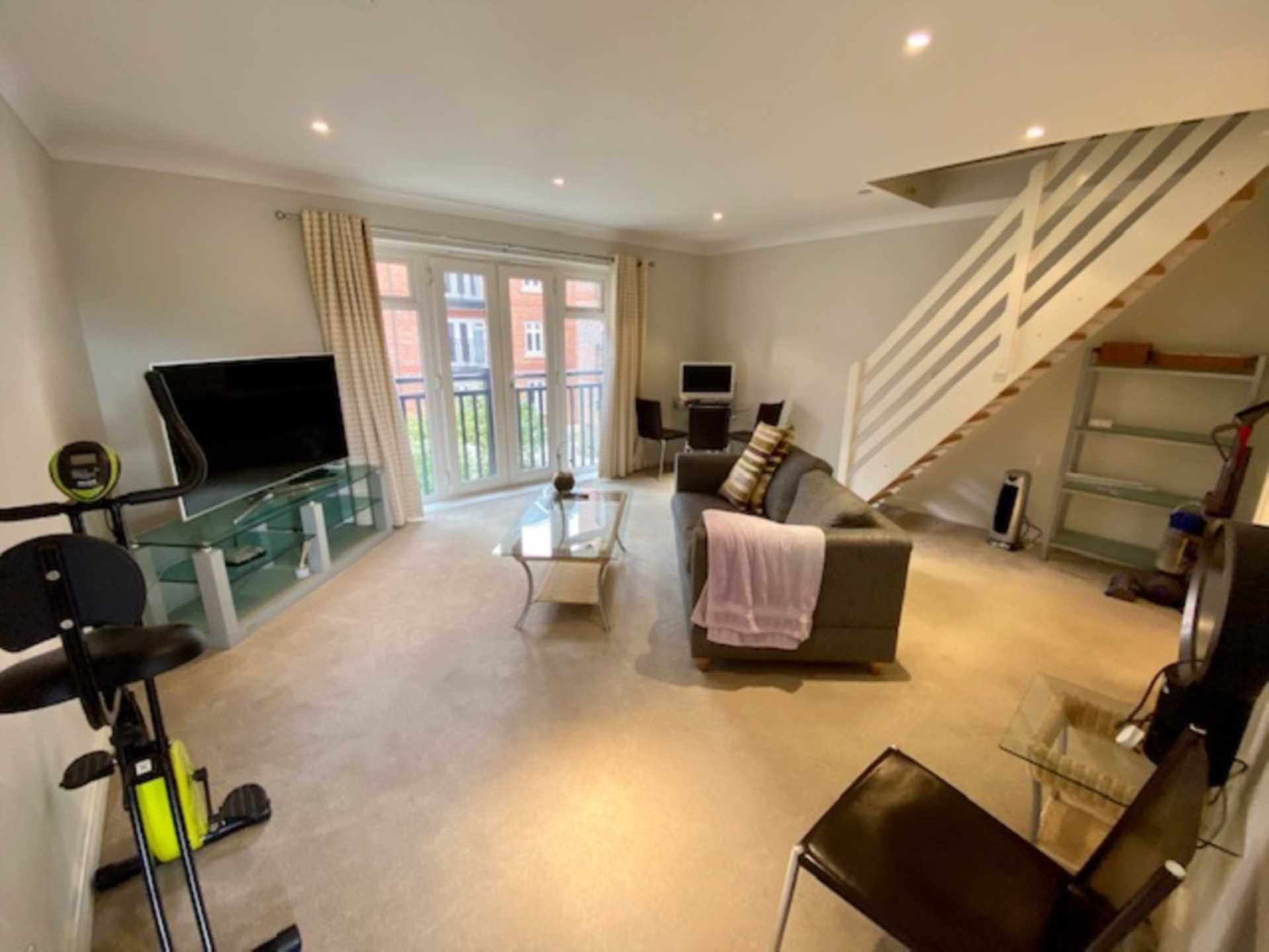 1 bed flat to rent in Leret Way, Leatherhead KT22 Zoopla