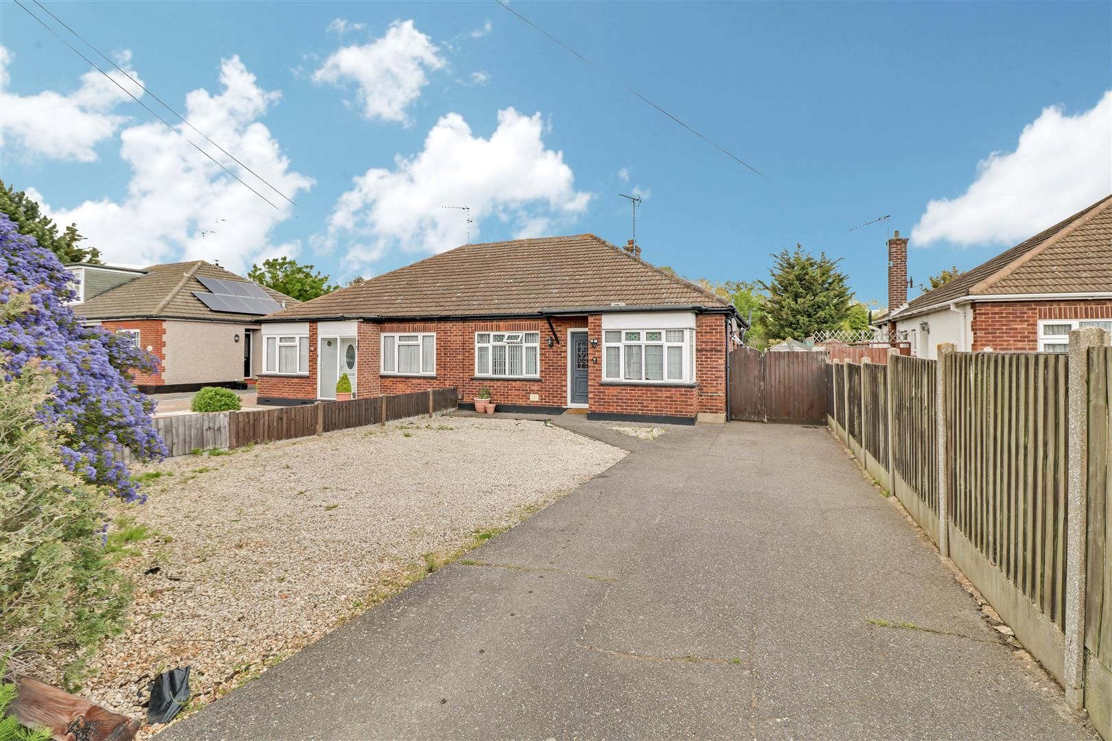 3 bed semidetached bungalow for sale in Watson Close, Shoeburyness