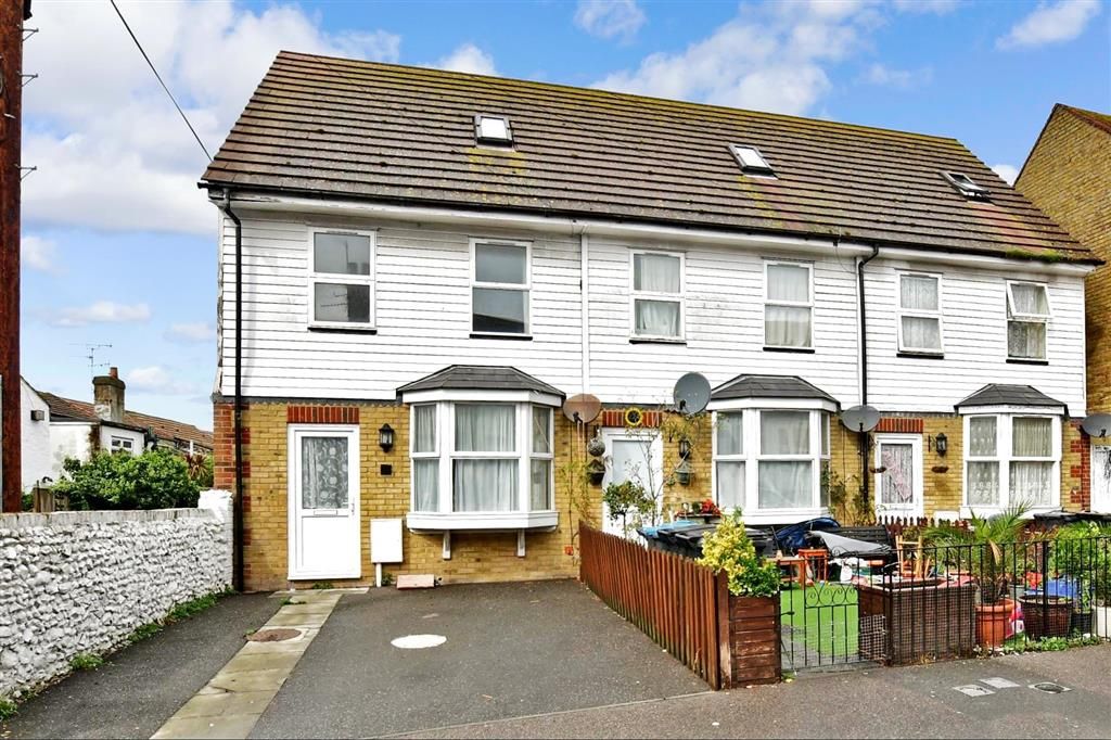 3 bed end terrace house for sale in Clifton Gardens, Margate, Kent CT9