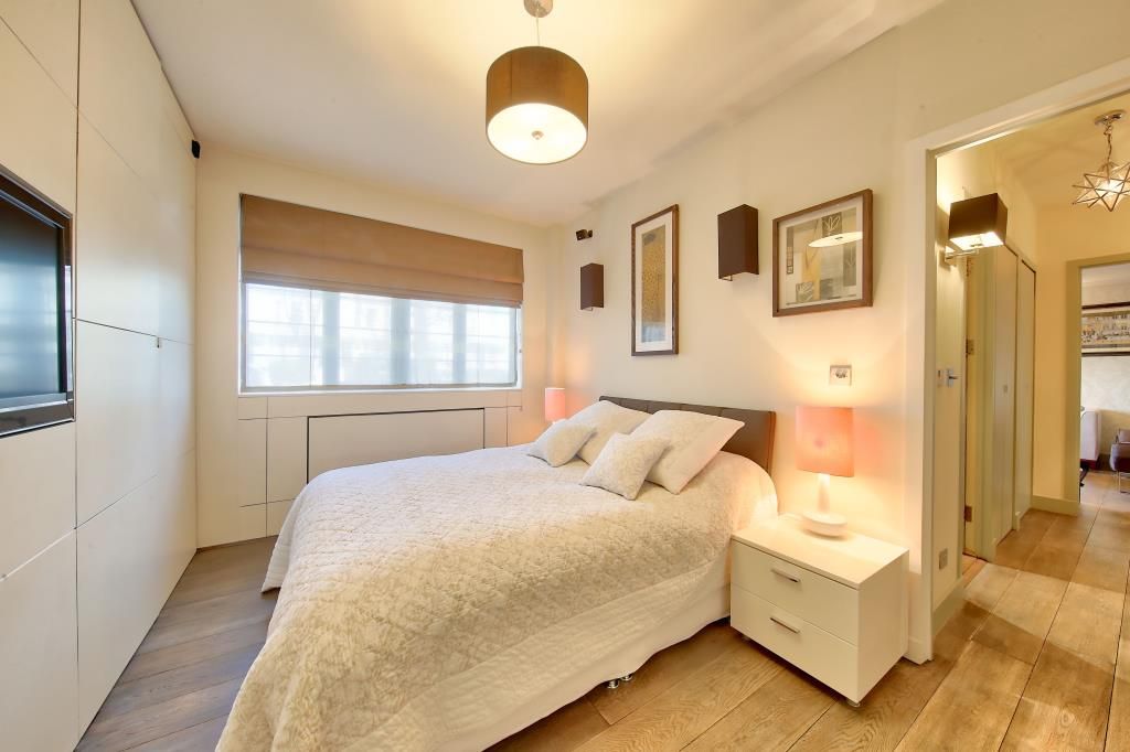 1 bed terraced house for sale in Chatsworth Court, Pembroke Road