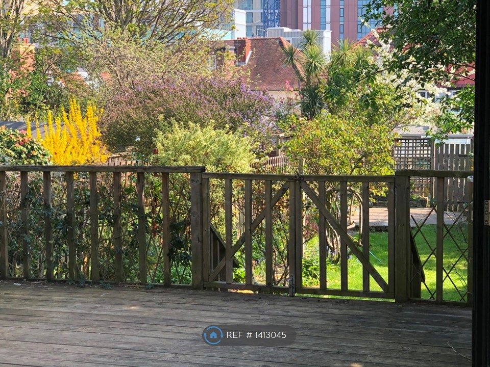 5 bed terraced house to rent in Merton Road, London SW18 Zoopla