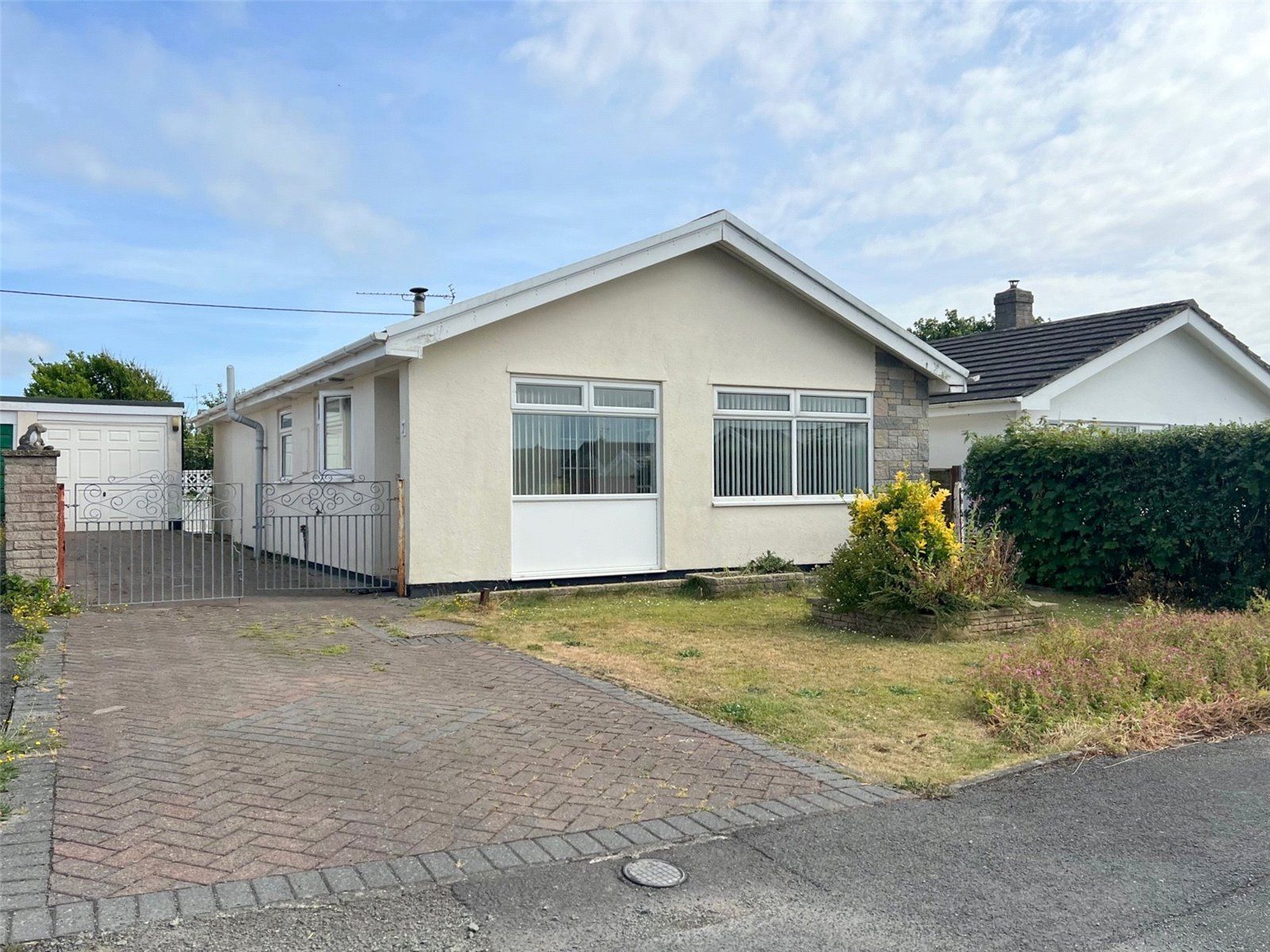 2 bed bungalow for sale in Roch, Haverfordwest SA62 Zoopla