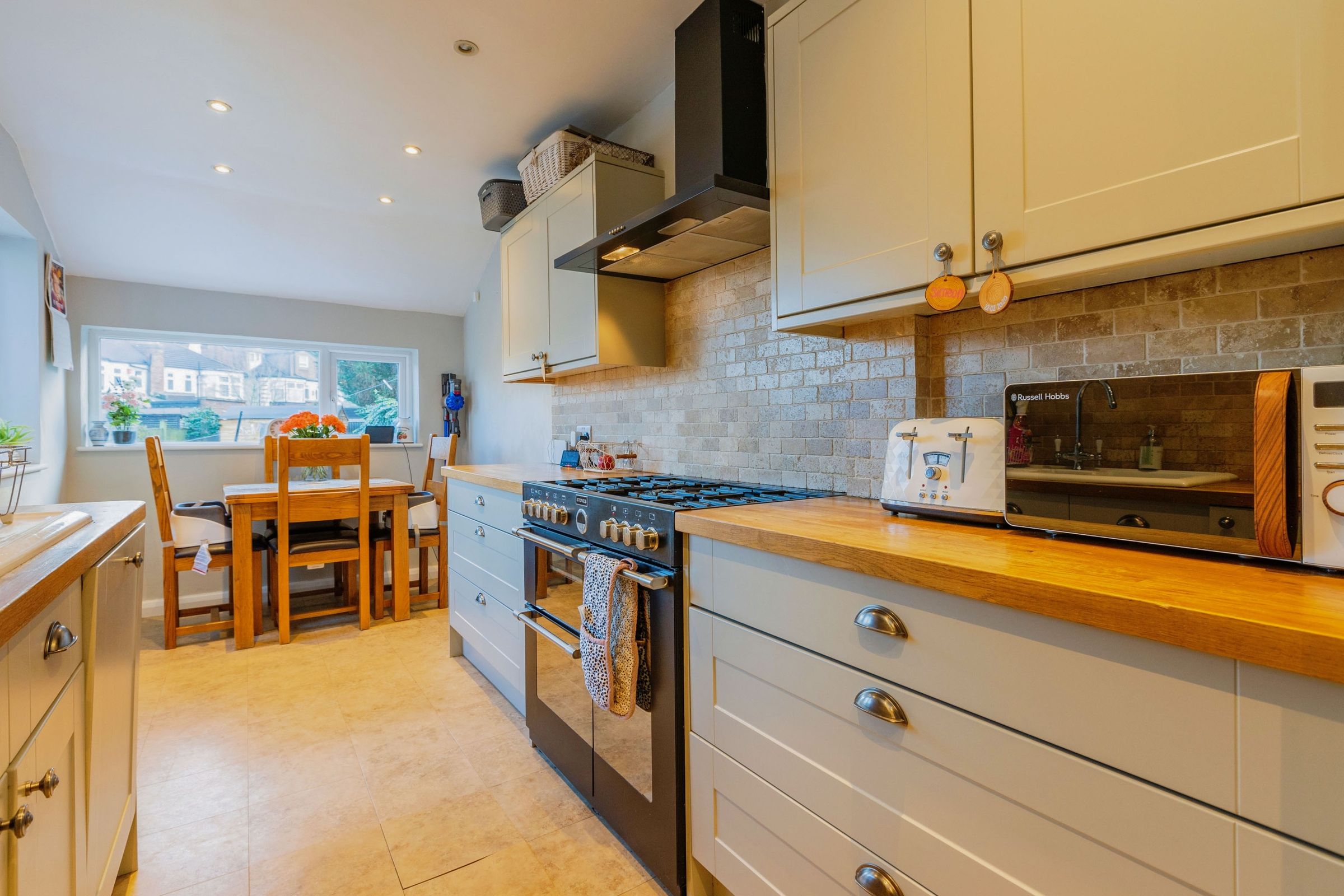 3 bed semidetached house for sale in Halstead Road, Winchmore Hill N21
