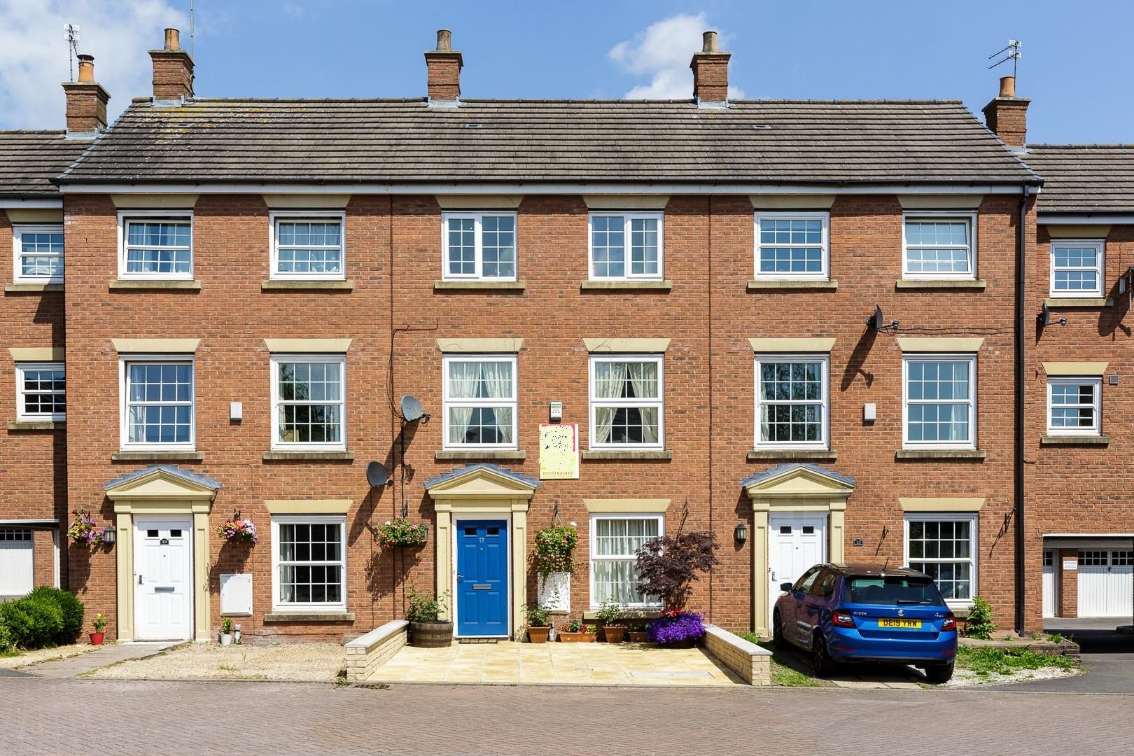 3 bed semidetached house for sale in Gibson Close, Nantwich, Cheshire