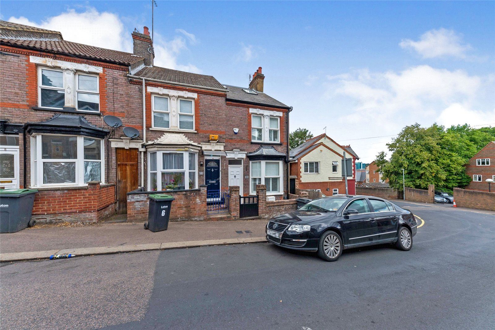 3 bed end terrace house for sale in Russell Rise, Luton LU1 Zoopla