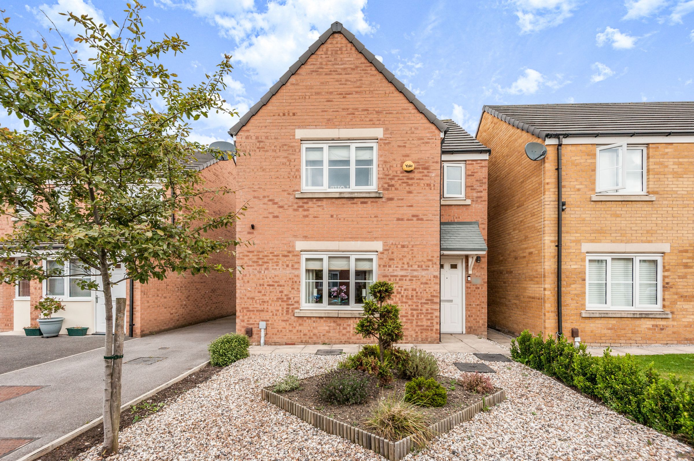 3 bed detached house for sale in Peterson Court, Bradford BD6 Zoopla