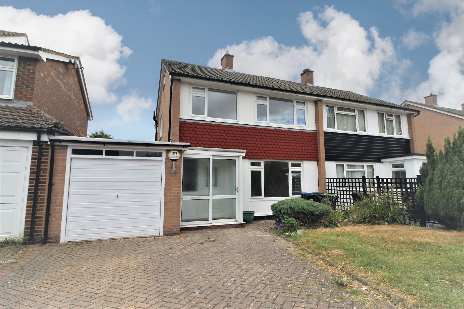 3 bed semidetached house to rent in Derwent Road, Hemel Hempstead, Hertfordshire HP3 Zoopla