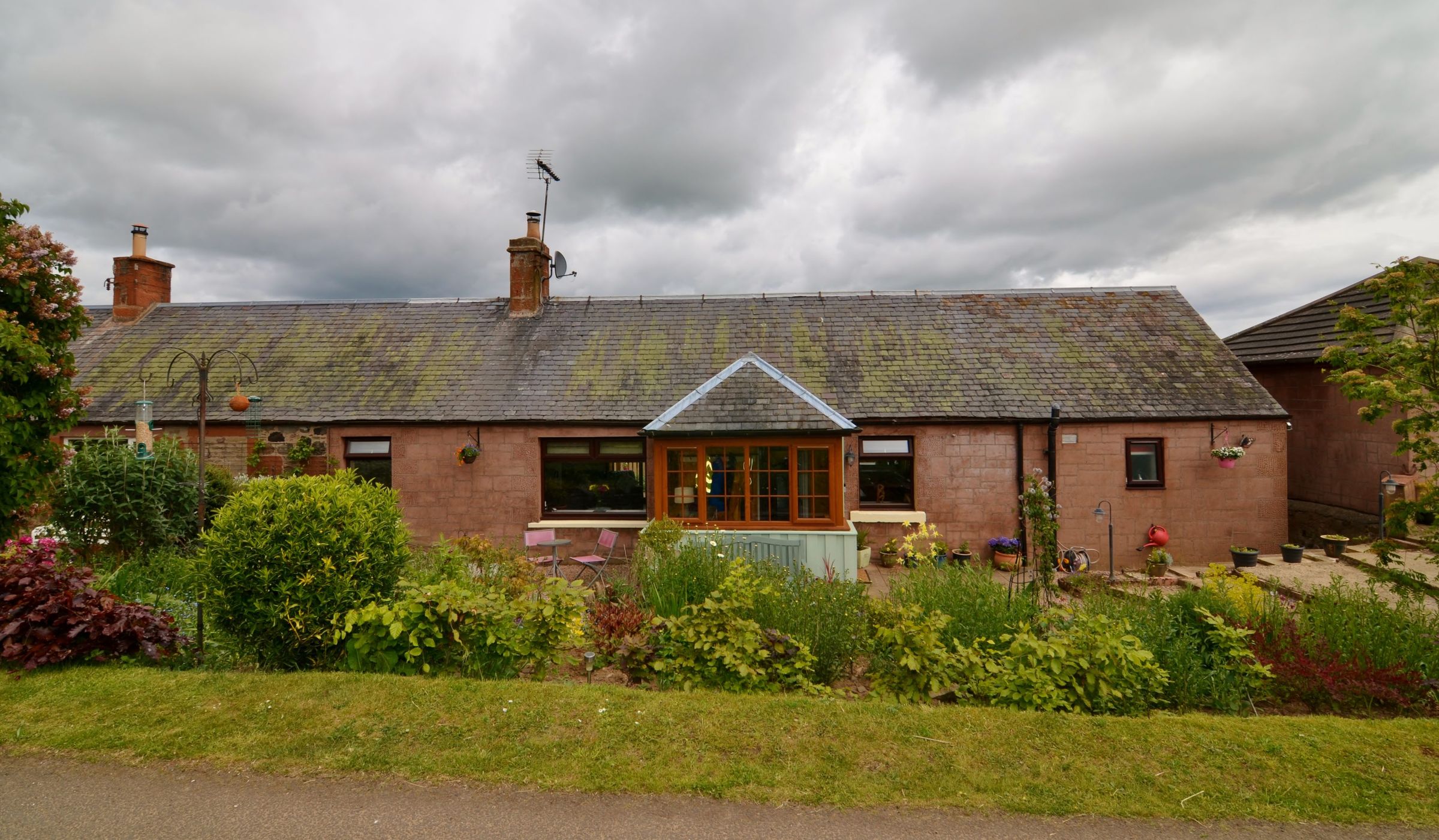 3 bed cottage for sale in 1 Outfield Farm Cottage, Abernyte, Carse Of