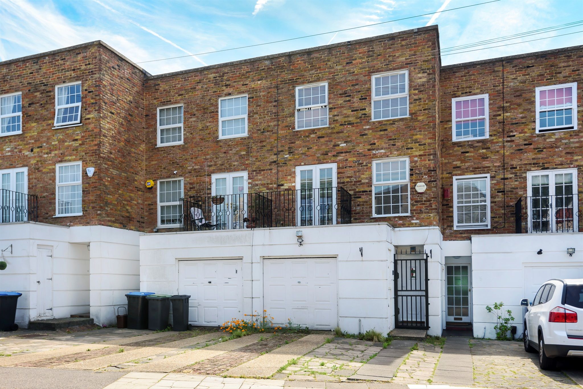 4 bed town house for sale in Highridge Place, Oak Avenue, The Ridgeway