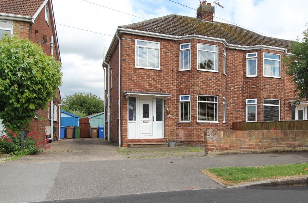 3 bed semidetached house for sale in Molescroft Drive, Beverley HU17