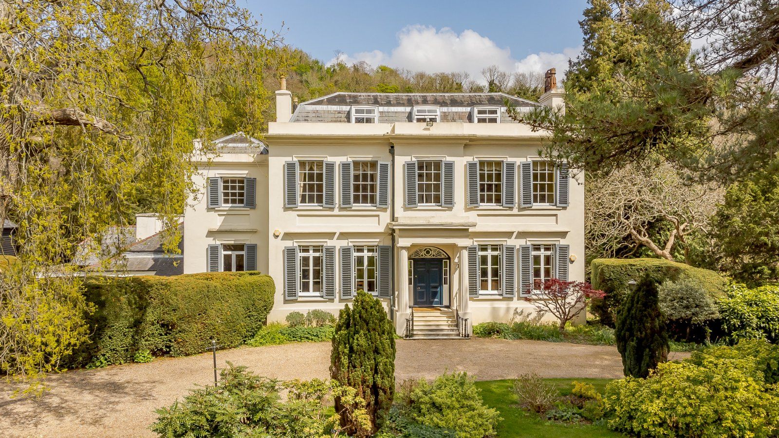 9 bed detached house for sale in London Road, Temple Ewell, Kent CT16