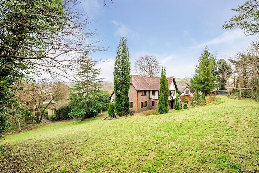 5 bed detached house for sale in Markfield Road, Caterham CR3 Zoopla