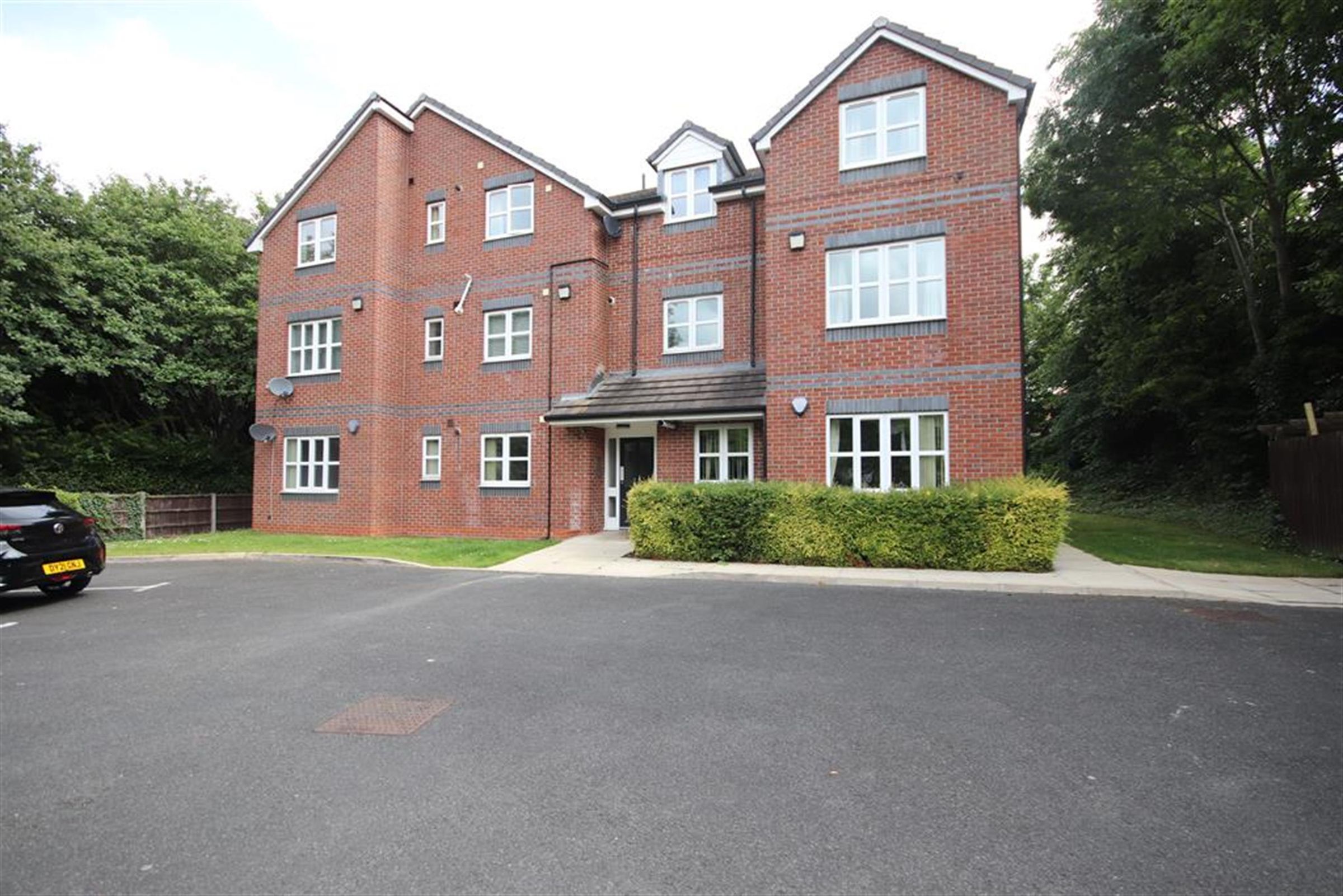 2 bed flat for sale in Hawkhurst Park, Leigh WN7 Zoopla