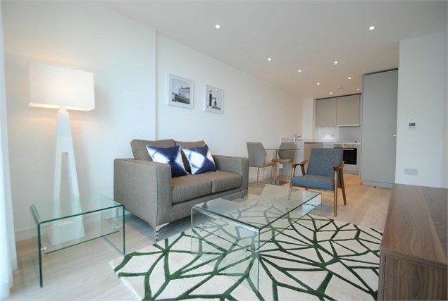 Pinnacle Apartments, Saffron Cental Square, Croydon CR0  