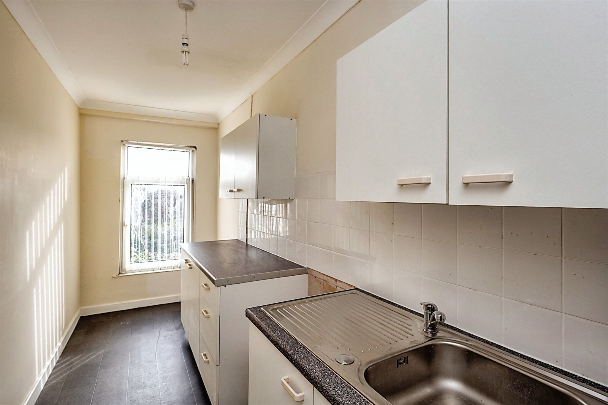 4 bed terraced house for sale in Neath Road, Plasmarl, Swansea SA6 Zoopla