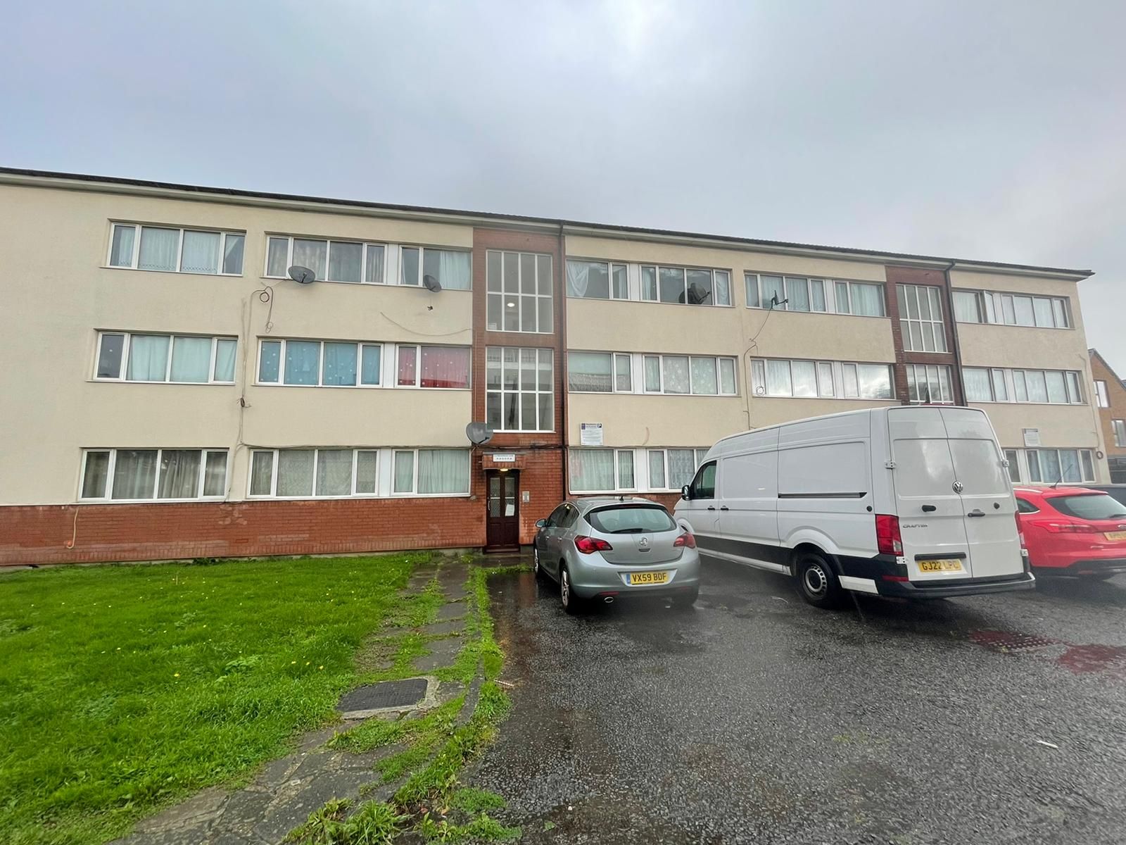 2 bed flat to rent in Lady Margaret Road, Southall UB1 Zoopla