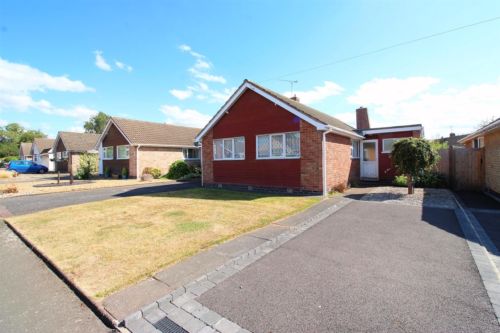 3 bed detached bungalow for sale in Glebe Road, Queniborough, Leicester