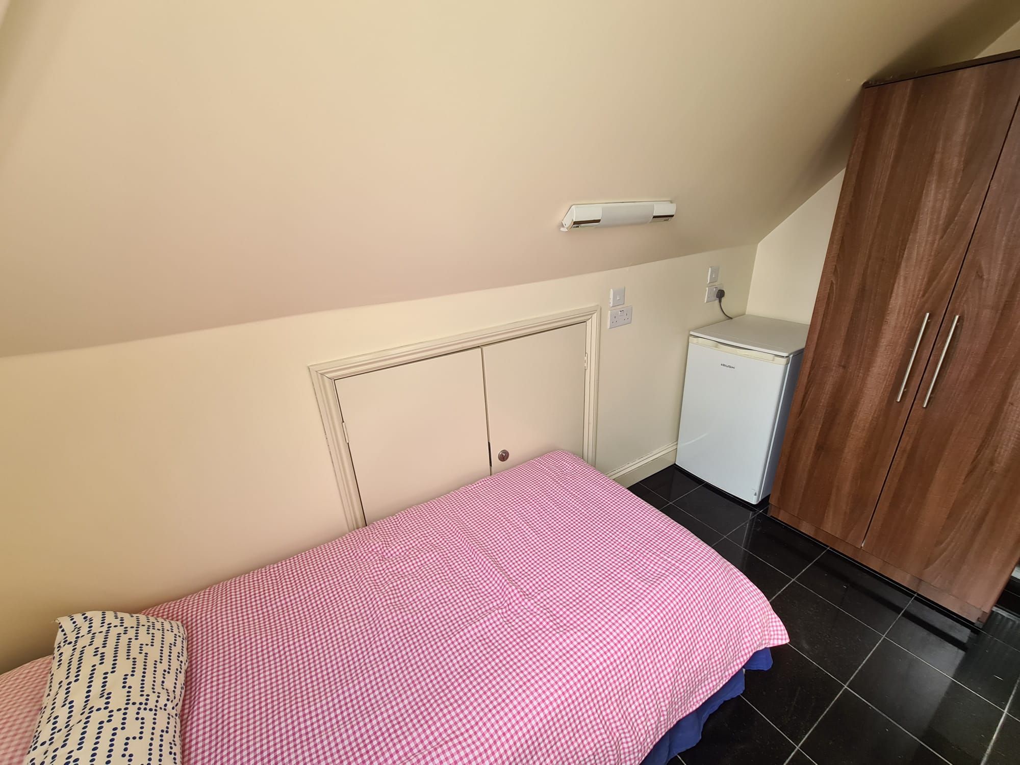 Room to rent in Chatsworth Road, Kilburn NW2 Zoopla