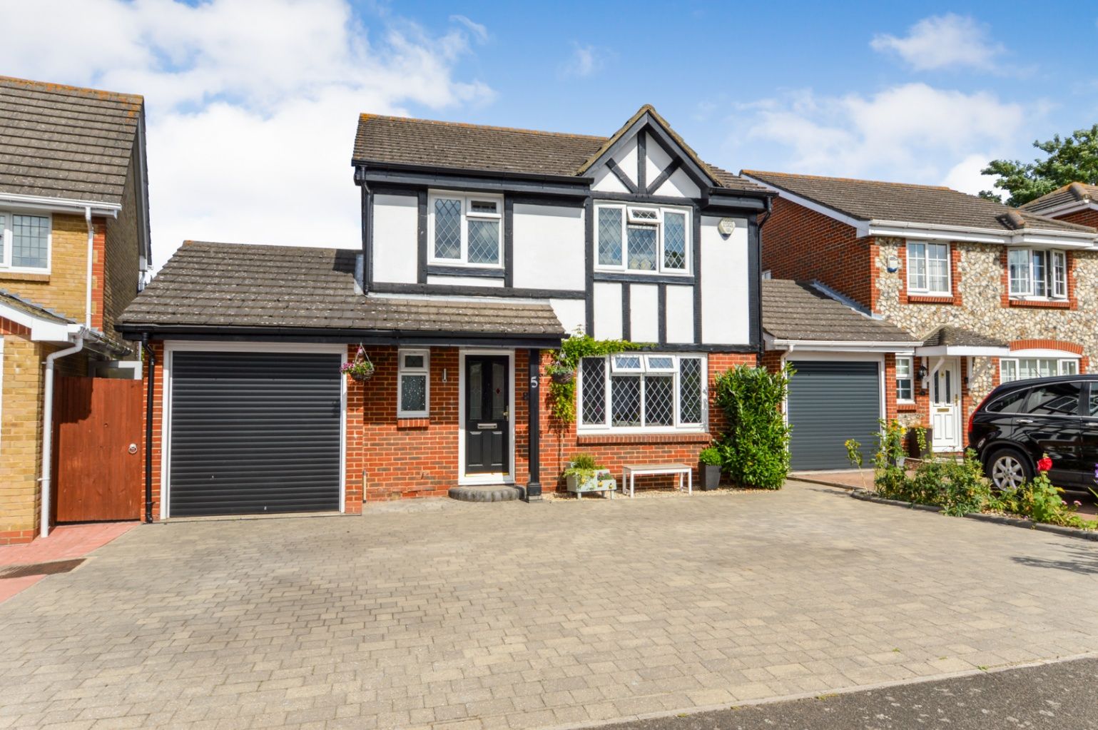 4 bed detached house for sale in Burton Close, Wainscott, Rochester ME3