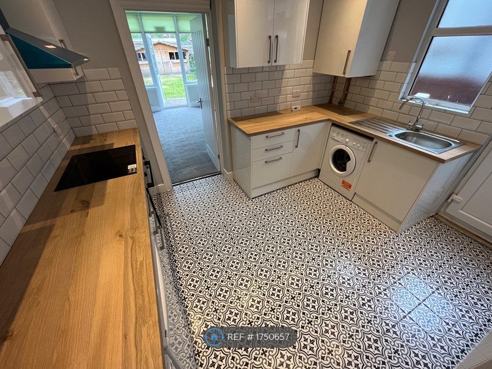 2 bed flat to rent in Alexandra Ave, Luton LU3 Zoopla