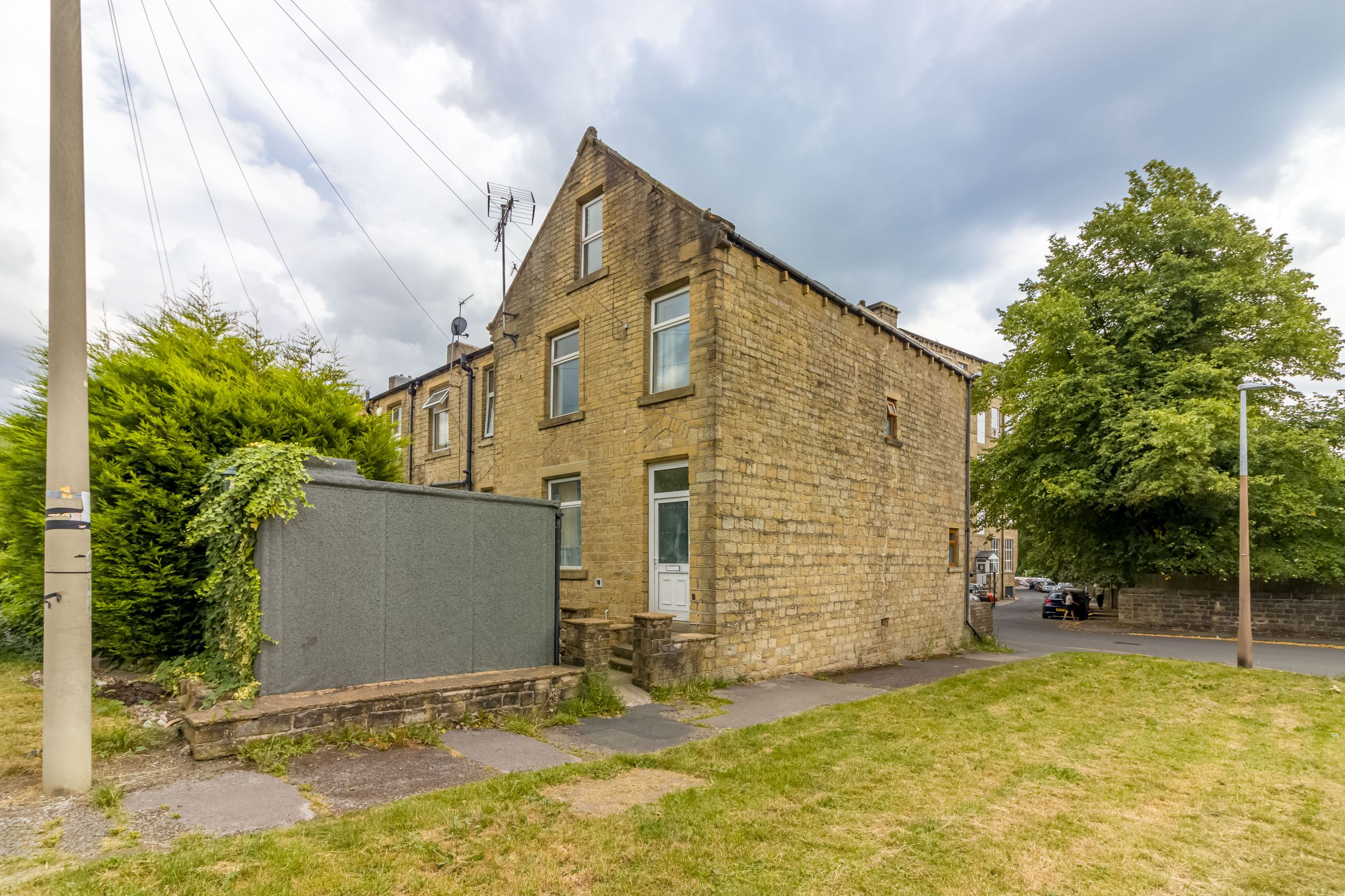 3 bed end terrace house for sale in Spa Mill Terrace, Slaithwaite