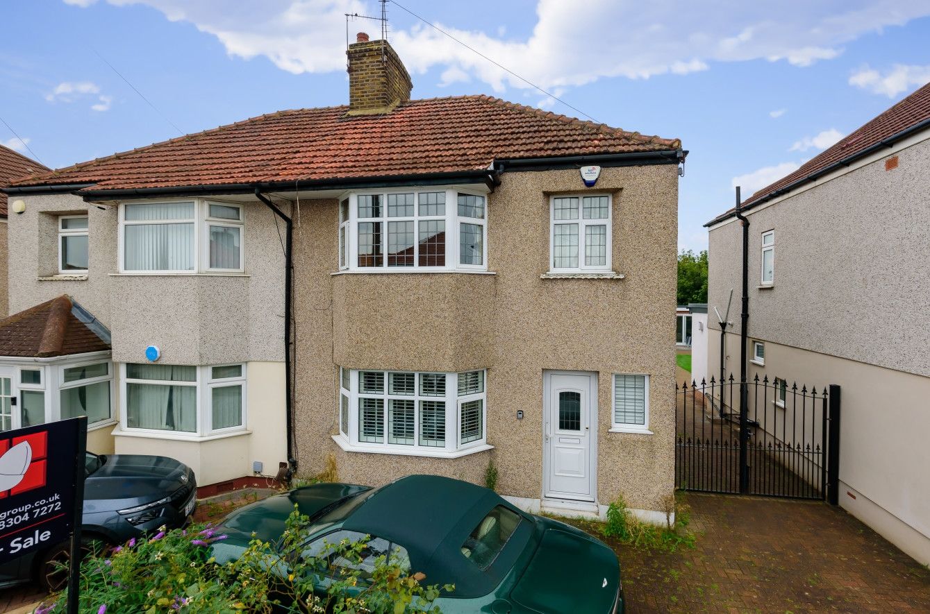 3 bed semidetached house for sale in Northdown Road, Welling DA16 Zoopla