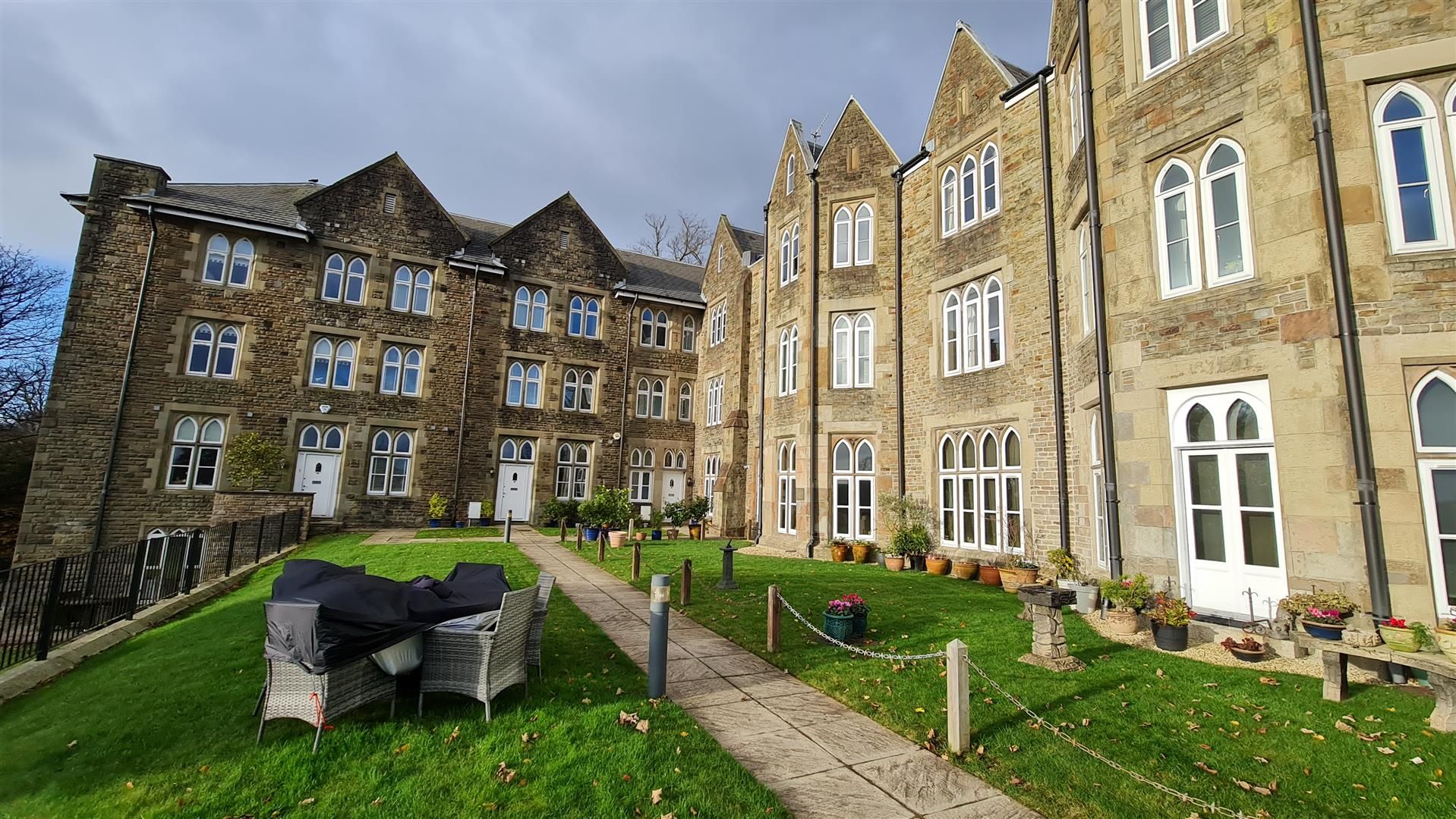 3 bed property to rent in Rembrandt Court, Sketty, Swansea SA2 Zoopla