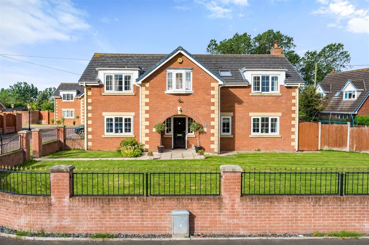 5 bed detached house for sale in Bracken Gardens, Burscough, Ormskirk L40 Zoopla