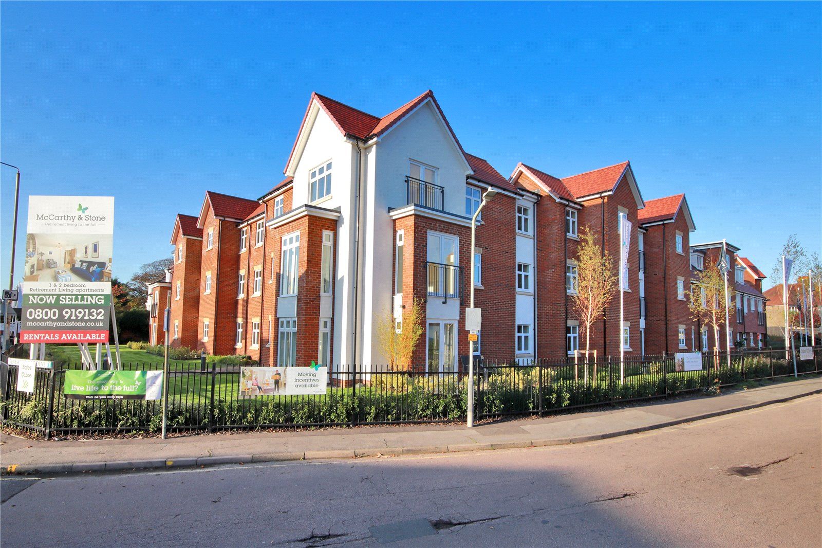 New home, 2 bed flat for sale in Southborough Gate, Pinewood Gardens
