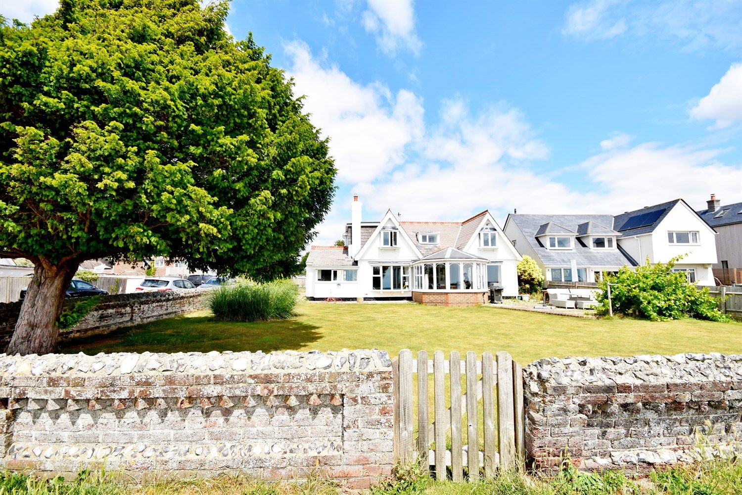 5 bed detached house to rent in 50 Beach Road, Emsworth, Hampshire PO10