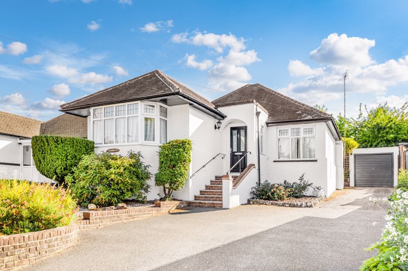 3 bed detached bungalow for sale in Roundwood Way, Banstead SM7 Zoopla