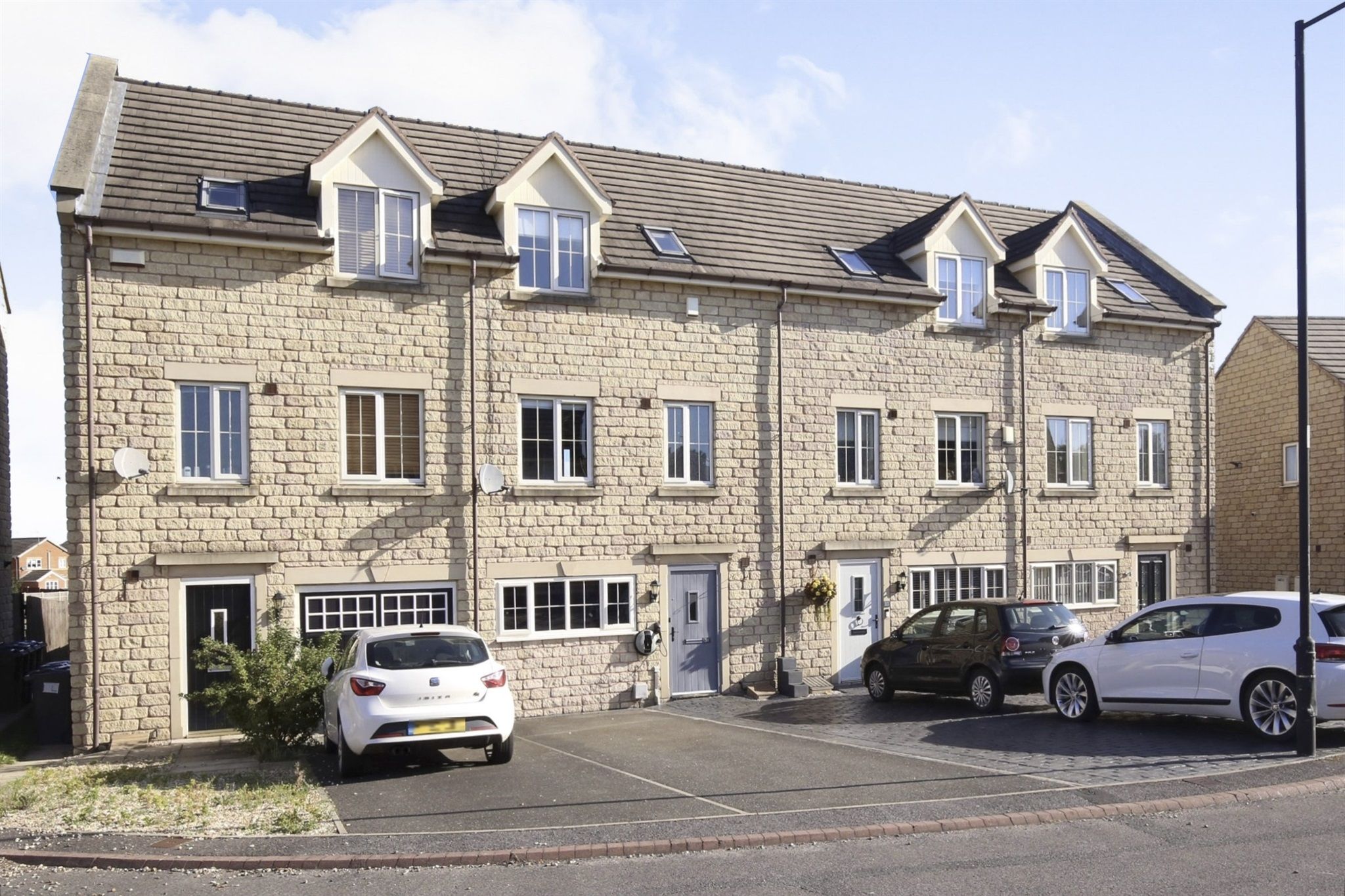 4 bed town house for sale in Elm Close, Rossington, Doncaster DN11 Zoopla
