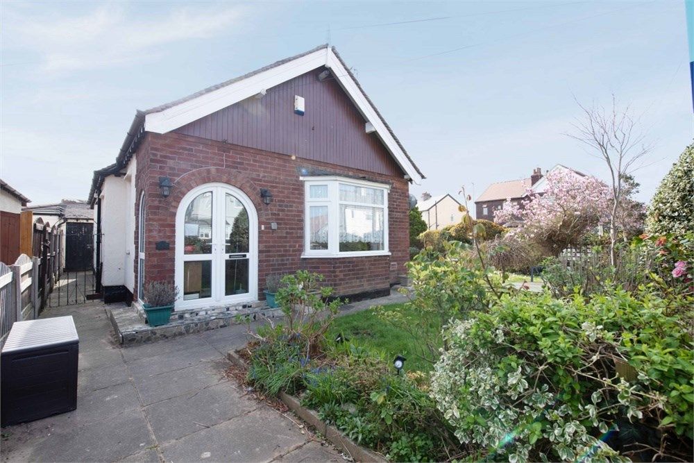 2 bed detached bungalow for sale in Douglas Drive, Wirral CH46 Zoopla