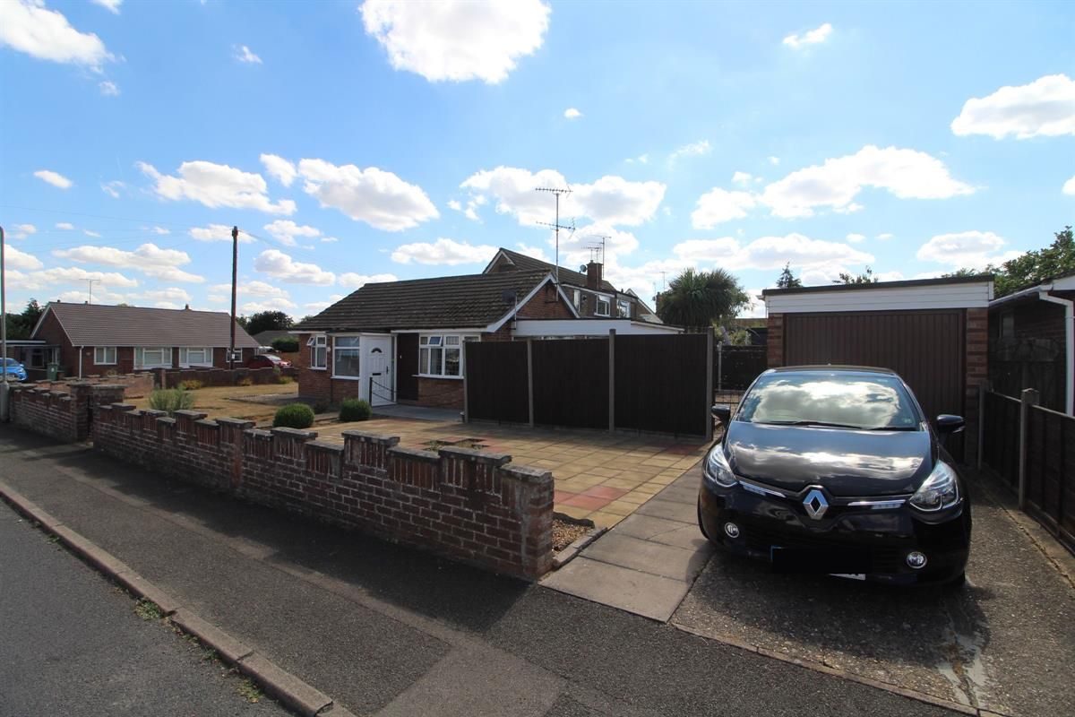 2 bed bungalow for sale in Worcester Close, Newport Pagnell MK16 Zoopla