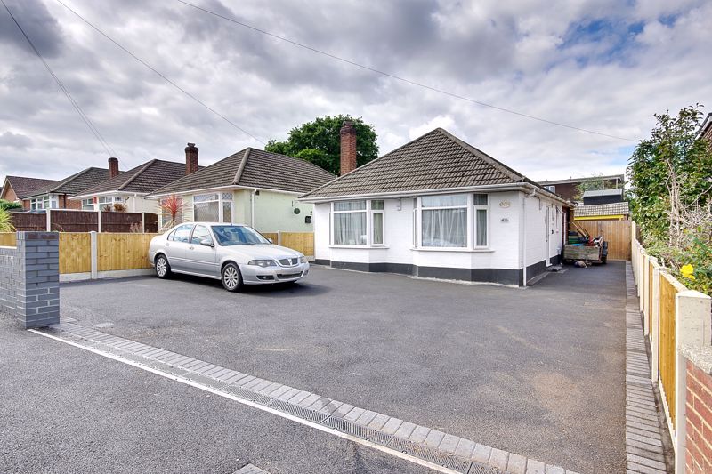 4 bed detached bungalow for sale in Kinson Road, Bournemouth BH10 Zoopla