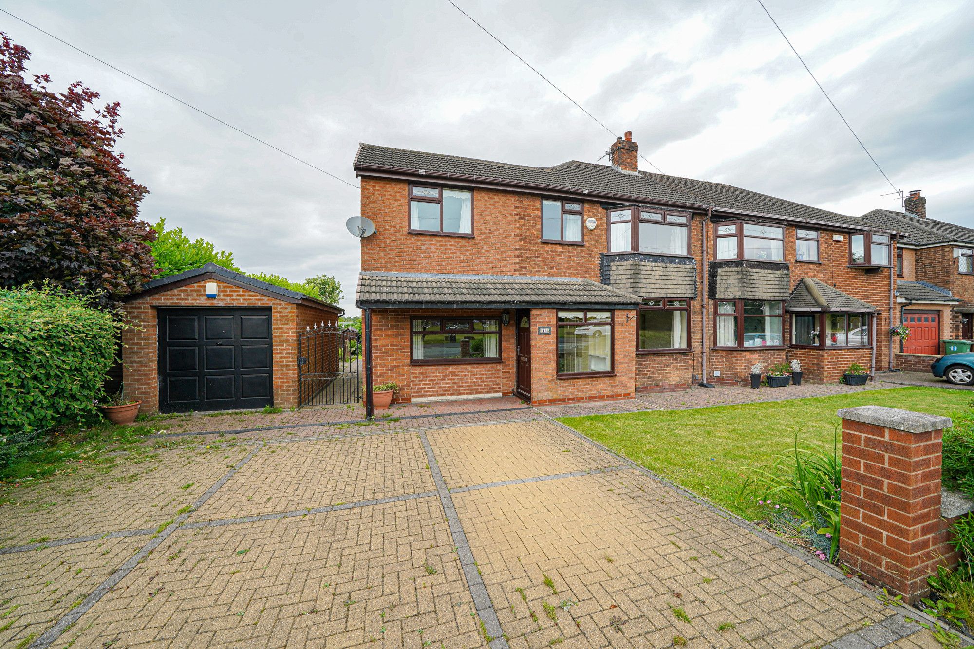 4 bed semidetached house to rent in Bridgewater Road, Worsley