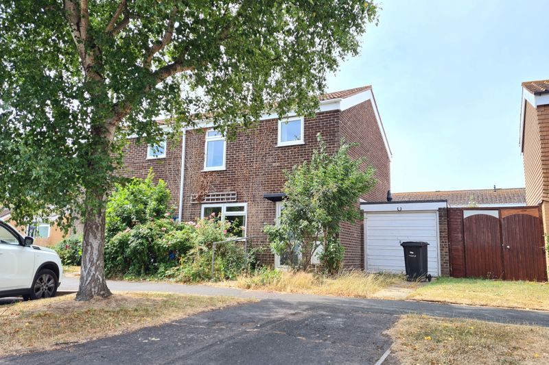 3 bed semidetached house for sale in Derwent Road, LeeOnTheSolent PO13 Zoopla