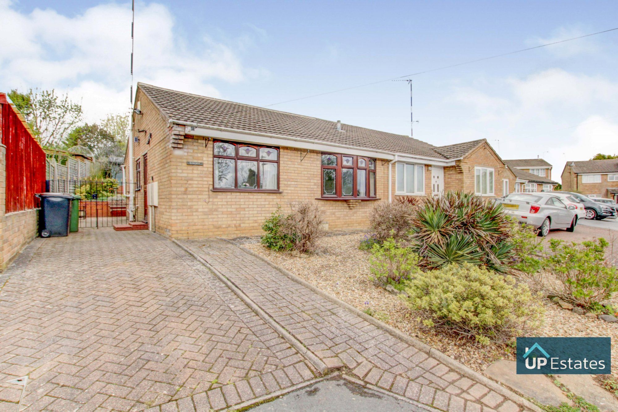 2 bed semidetached bungalow for sale in Merlin Avenue, Nuneaton CV10