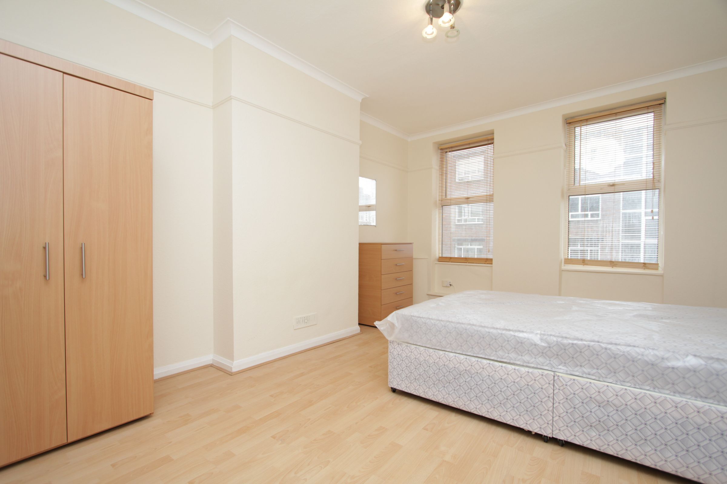 3 bed flat to rent in Finchley Lane, Hendon, London NW4 Zoopla