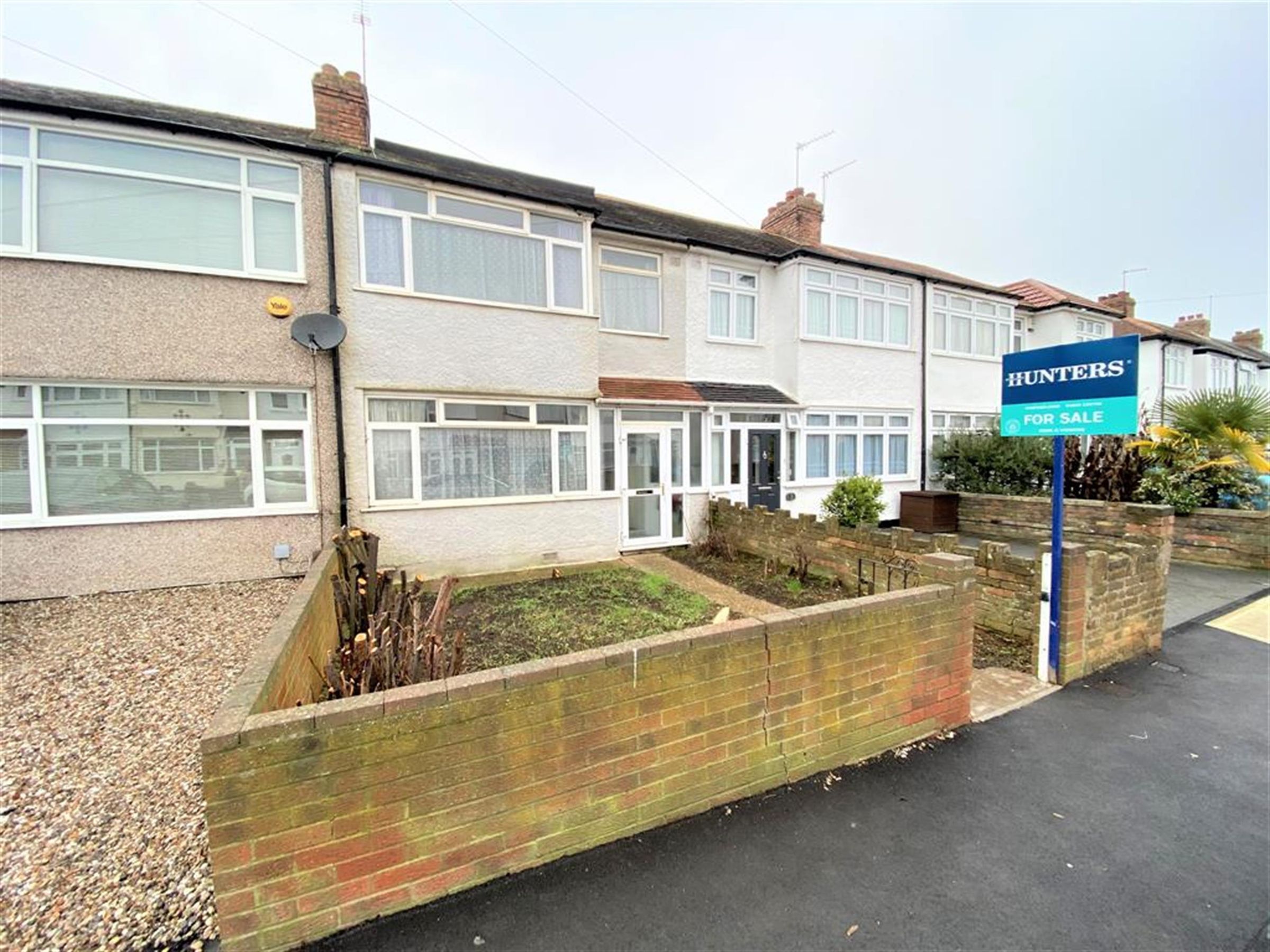 3 bed terraced house for sale in Oakleigh Road, Hillingdon UB10 Zoopla