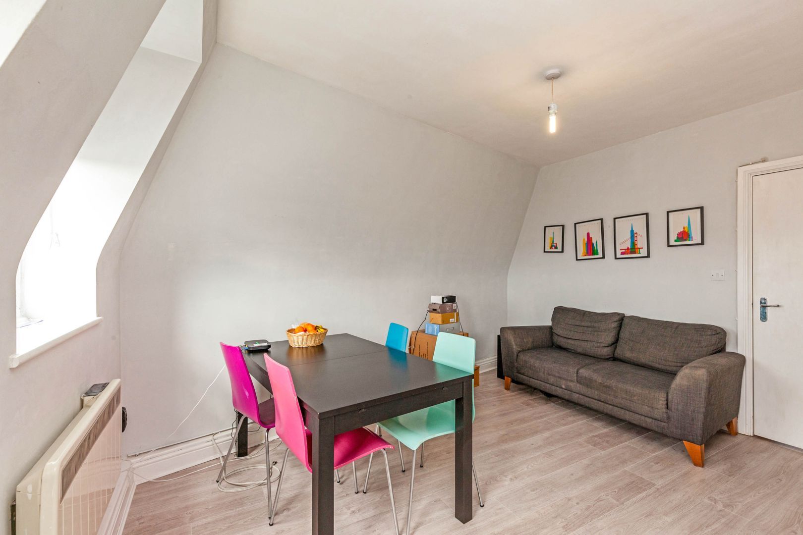 21 London Road, Tooting SW17